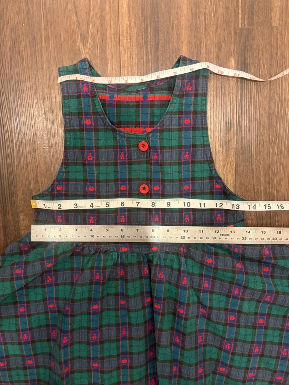 Vintage OshKosh Bgosh Green Plaid Sleeveless Girls Dress with Red Buttons - Picture 14 of 15